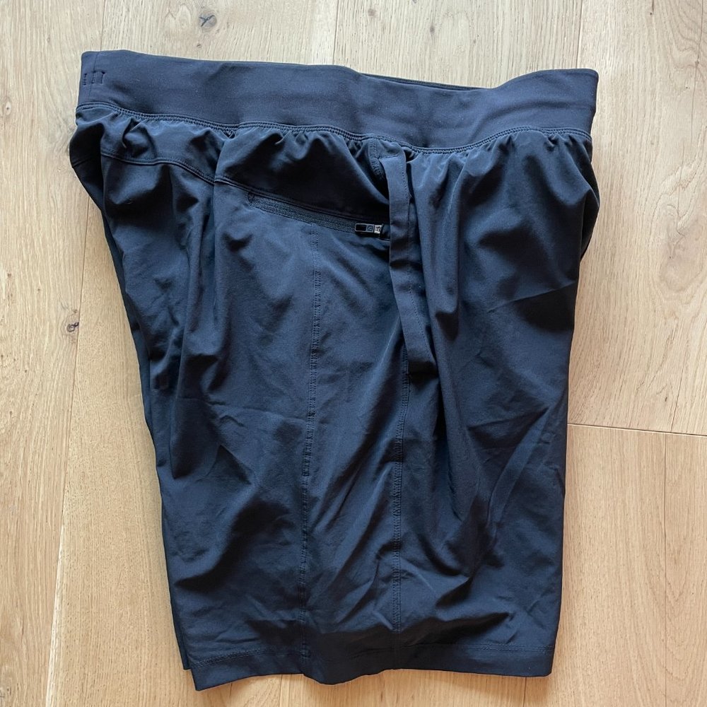Lululemon Large Pace Breaker Lined Short 9" - Picture 7 of 10